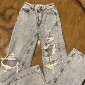 PacSun 90s boyfriend ripped jeans.  Size 22